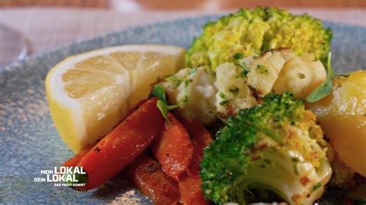 35K views · 163 reactions | Für den Hauptgang kommt nun Sujanna in die Küche. Kann der Koch sie dazu bewegen, ihre Bewertung noch um diesen einen Punkt zu verbessern? Die Verwechslung eines Wolfsbarsch als Seewolf ist kein guter Start. #MeinLokalDeinLokal  „Mein Lokal, Dein Lokal“ – Montag bis Freitag um 17:55 Uhr, bei Kabel Eins oder kostenlos streamen auf Joyn. | Mein Lokal, Dein Lokal | Facebook