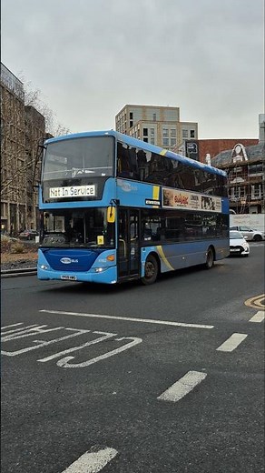 Metrobus Scania N270UD OmniCity 6982 (YP09 HWO) passes Redhill Bus Station [Route 657] 05/12/2025
