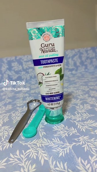 Whiteing Toothpaste with Neem – Freshen Your Smile!
