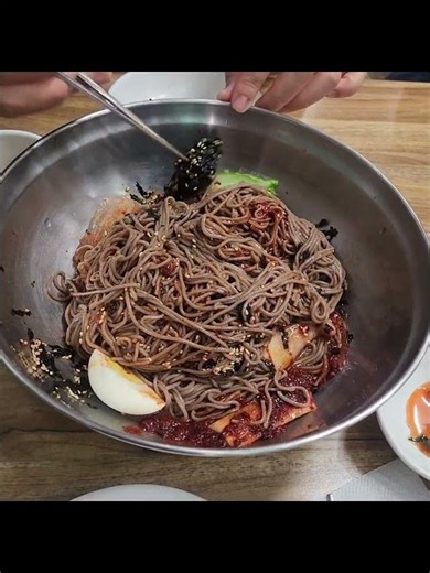 🇰🇷 EP767. 봉평시골 메밀촌👍 #메밀 막국수 전문점#메밀 비빔 막국수#메밀 물 막국수#꿩만두#메밀전#맛있는 열무김치#직접뽑는 국수#korea#travel