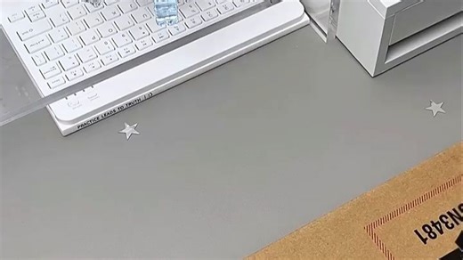 全新Apple iPad Pro 12.9英寸开箱体验，流畅操作、出色显示效果，适合办公与娱乐，实用性满分。