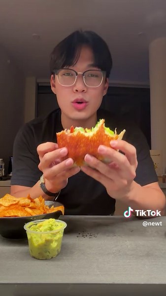 No-spill burrito challenge: eating a burrito without spilling