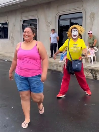 Funny Manta Performance at Festival