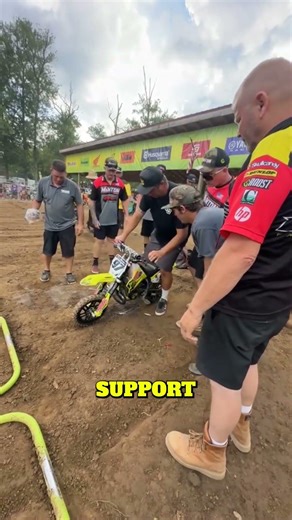 Dad Support Moment ❤️ Never Give Up