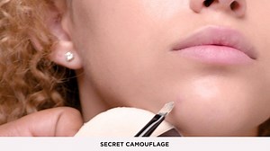 Watch how to create this easy No Makeup Makeup Look. Perfect for your early morning routine! Products Used: -Foundation Primer - https://bit.ly/2AQ0F0v -Tinted Moisturizer - https://bit.ly/2RGosWp -Secret Camouflage Concealer - https://bit.ly/2FiJmK6 -Translucent Loose Setting Powder - https://bit.ly/2ASG2B8 | Laura Mercier