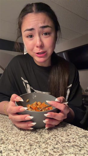 Katelyn (@katelynnnmtz)’s video of the arnold press