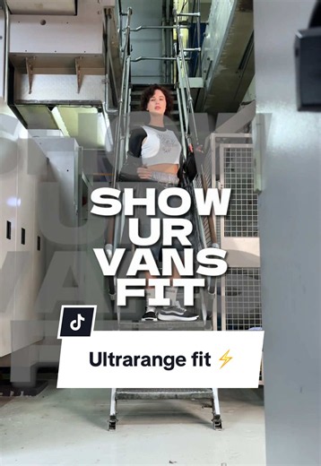 Cualquier lugar es una pasarela si en tu outfit styleas Vans #Ultrarange ⚡️ Consíguelo en tu tienda #Vans más cercana o en vans.mx 🏁👟#OffTheWall