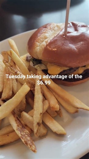 Ruby Tuesday | Muncie, IN #smashburger #mealdeal #indianapolis #wheretogo #iykyk