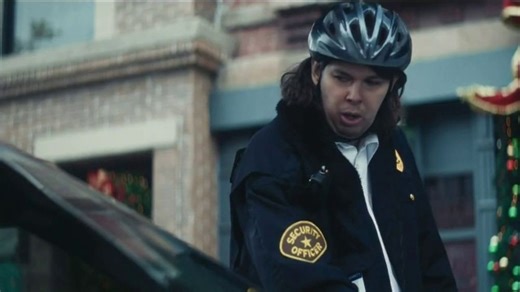 Hyundai Getaway Sales Event TV Spot, 'Holidays: Mall Cop' [T2]