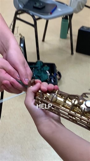 How to Remove Cloth Stuck in a Saxophone