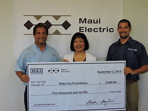 Maui Electric Makes Donation to Digital Bus | Maui Now