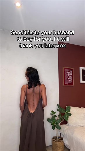 Backless Dress Trends for Women's Fashion