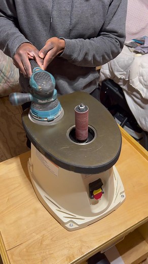 Cleaning Rust off Oscillating Sander | Woodworking DIY Project