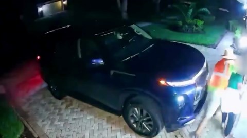 Florida couple held at gunpoint after ambush outside their home