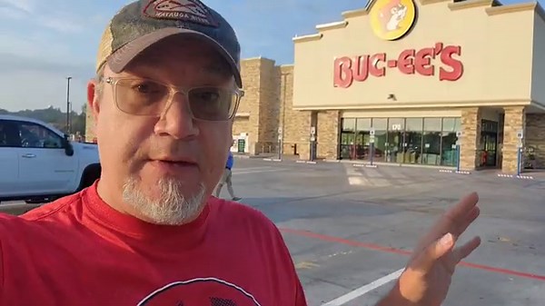 Buc-ee’s in Sevierville, Tennessee | My first time experience.