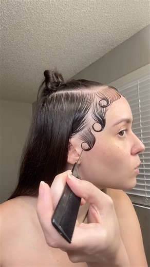 Carmen Rae Mason on Instagram: "Dramatic Edges on my Roster 😄😏 #edges #dramaticedges #selfcare #beauty #hairtutorial #hairstyles #asmr #fyp #ethnichairstyles #hairculture #hairinspo #creatingedges"