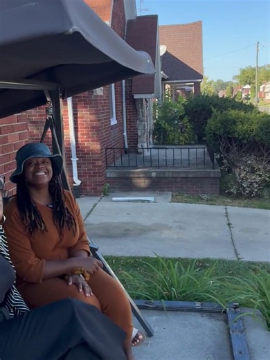 She bought her home from the DLBA Auction for $4,400 — now it’s worth over $100K. Generational wealth, community pride, and a legacy in Rosedale Park. That’s a real glow up. 🌟Meet Alicia — our First Place Winner of the DLBA Glow Up: Home & Garden Competition! 🏆#BuildingDetroit #DLBAGlowUp | Detroit Land Bank Authority
