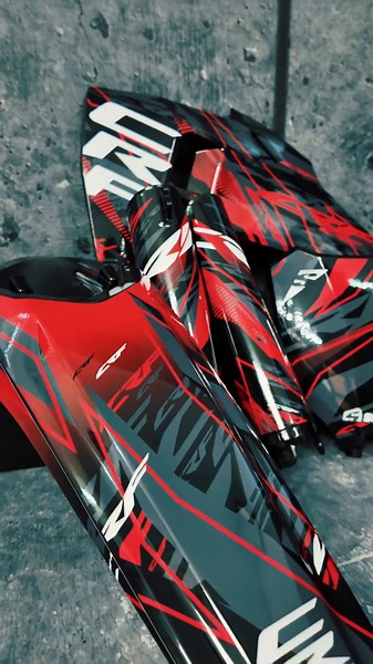 Introducing the Bold 'SLASHER' Design for Honda CRF '25