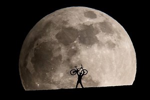 Crash Course Astronomy: The Moon