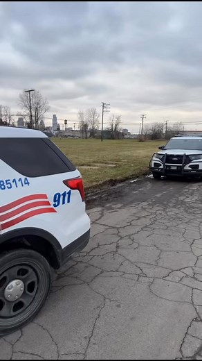 Failing to stop completely at a stop sign can be dangerous. Let’s keep our roads safe and avoid collisions by stopping completely. ✋🛑 #safedriving | Detroit Police Department