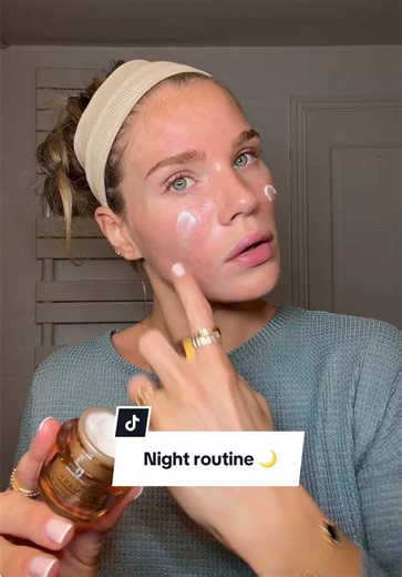 Je retire le makeup de @mikaaaslv & je fais ma night routine 🌙. . Référence des produits: huile démaquillante @Laboratoires Filorga • patch bouton @Skin & Out • zero pore pad @medicube global • contour yeux advanced night repair crème revitalize supreme @Estée Lauder • sérum cils et sourcils @Embryolisse France • lip mask @Yepoda • sérum cheveux @Kera Queen's France et pour mes dents gouttières @Invisalign Center 🫶🏼 #nightroutine #routine