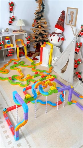 This magnetic rail set beats screen time with gravity‑defying tracks that teach spatial reasoning and creativity as they race. ✅ Endless setup possibilities. ✅ Durable, rounded, big pieces. ✅ Fast rebuilds easy cleanup = quality time without chaos. 👉 BubsKingdom.com/AeroRail | Bubs Kingdom
