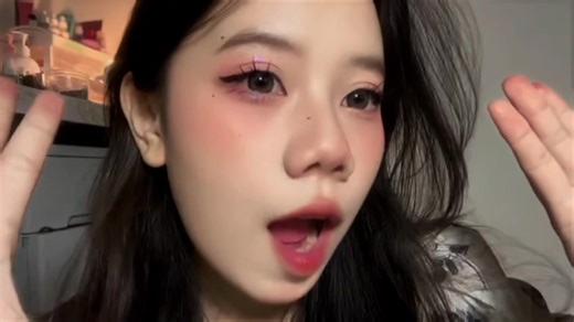 Transisi Makeup Dua Muka oleh Kak Destia