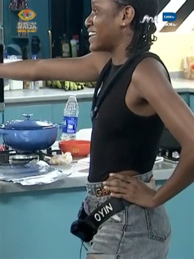 According to Show Ya Sef housemate Oyin, Keivo has an interest in a certain type of woman. 🫢 The two were chatting with Aikou and Barry when Keivo’s type became a discussion. 👀 #BBNaija