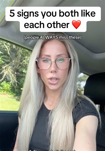 5 Signs You Both Like Each Other