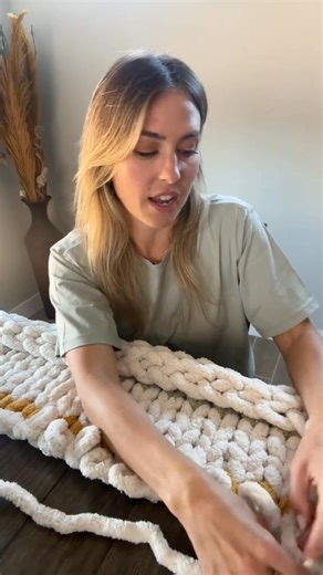 Your hand knitting FAQs! #fyp #fingerknitting #chunkyblankettutorial #handknitblanket #springdecor #diyhomedecor #etsycreatorco #chenilleblanket #armknitting #diycrafts #handknit #sidehustle #newhobby #howtocrochet | WildlyWoven