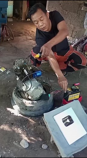 Engine Start 101: Mastering the Art of Outdoor Motorcycle Starts! 🚀🔧 Related Topics; Motorcycle Maintenance, Outdoor Adventures, Engine Starting Tips, Engine Troubleshooting, Riding Techniques, #howto #Automotive #automobile #mechanic #fypシ #engine #bike #TrendingNow
