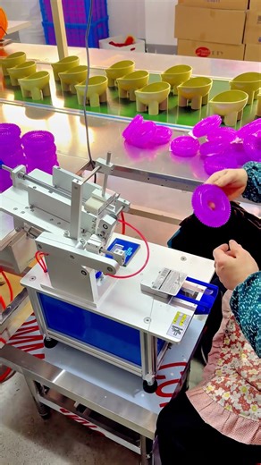 Pet toy hanging tag machine