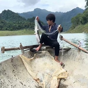 Orphan boy - Hanging fishing boats for sale , Taking care of ducks and farms , Alone in Forest | Orphan Boy