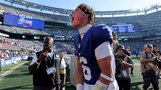 Giants' Brian Daboll pounds on Jaxson Dart's chest after beating Chargers