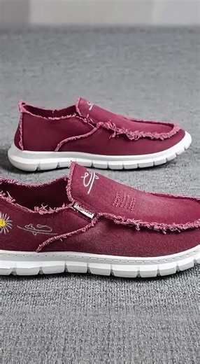 Y’all asked, we delivered! Our viral colorful flip flops are FINALLY restocked 🎨 No more cheap thin slides—this pair’s sturdy, comfy AF and waterproof! Sizes are going quick, don’t miss out this time 🙅♀️ Shop now | True to size #SoldOutFast #ComfyShoes #WaterproofShoes #FlipFlopsObsessed #CasualStyle