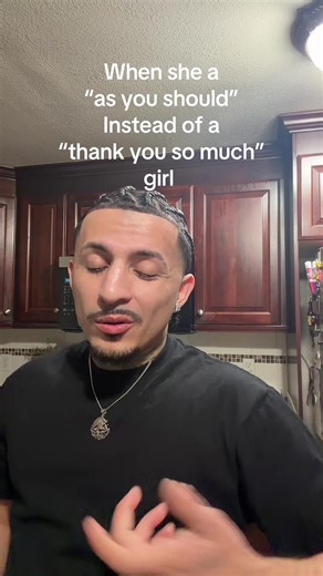 Understanding Gendered Responses in Conversations