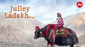 Jio became the 1st telecom operator in remote Demchok, a small border village of #Ladakh, with just 150 people living in 24 houses, living at 13,840 feet, an 8-hour drive from Leh 🇮🇳 “Sitting at over 13,000 feet above sea level, Demchok serves as the last landmark on the Indian border with China. Now, 4G will facilitate communication to Jawans posted at high altitudes Jio has 168 towers in Ladakh now In a comment, Jamyang Tsering Namgyal, MP from Leh, said, ''...(this) will surely strengthen b