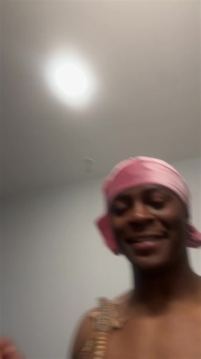 DoubleV✰ (@varsnikk)’s videos with Shake Dat (feat. Lil Jay) - Loui