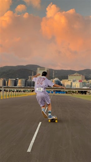 Cotton Candy Skies 🌅 Longboard Dancing SUNSET in Taipei, Taiwan 🇹🇼 #longboarddance #longboard