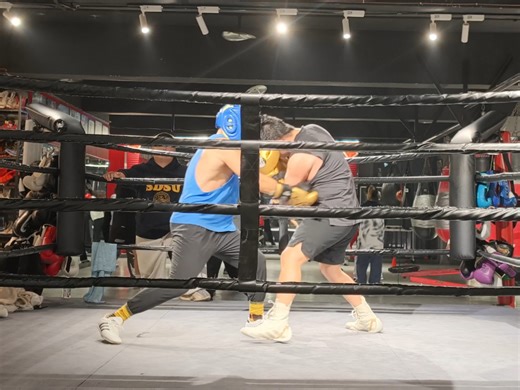开年陪兄弟伙小练，回家直接干了三碗饭