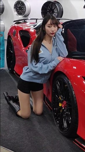 瀬名ひなの フェラーリ F8スパイダー 東京オートサロン TAS2026 MCC-Complete × KYOTO DETAILブース
