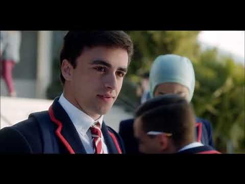Samuel, Nadia y Christian llegan a la escuela | Elite (1x01)