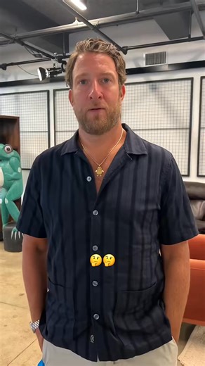 How many does a girl use in a day? It Girl David Portnoy - El Presidente | Viva La Stool