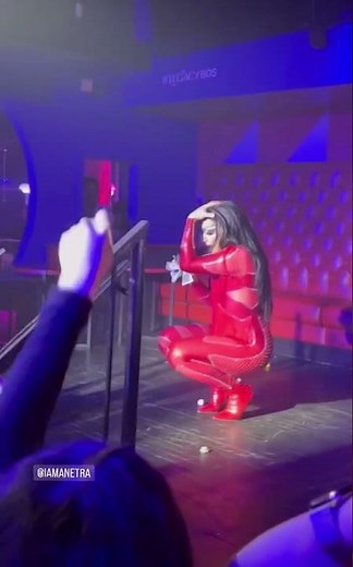 Anetra - Walk That Duck - Rupaul’s Drag Race S15 - #dragrace #dragqueen #livedragshow