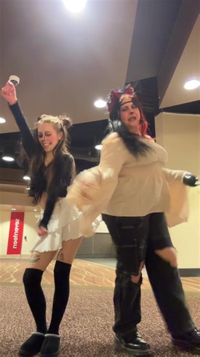 your favorite duo back at it again #fnaf #fnafcosplay #fivenightsatfreddys #fnaf2 #fyp @𝕄𝕖𝕥𝕙𝕠𝕕𝕚𝕔𝕌𝕟𝕚𝕔𝕠𝕣𝕟