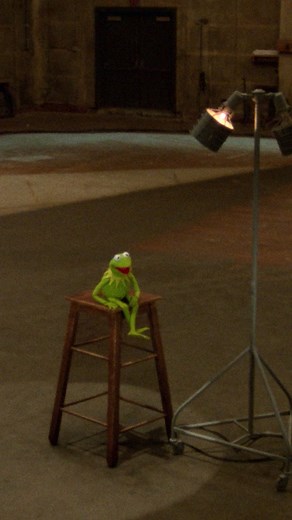 The moment Kermit and the gang made it in Hollywood. 🎥: The Muppet Movie on #DisneyPlus