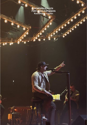 Morgan Wallen Performs 'Superman' at Roundhouse, London