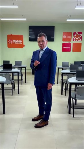 En Jalisco decidimos defender y mantener nuestro propio modelo educativo, de acuerdo con las necesidades y el futuro de nuestras niñas y niños. Los resultados hablan: 89% aprobó comprensión lectora y 88% matemáticas, frente al 50% y 30% respectivamente del promedio nacional en la prueba PISA. Jalisco también aportó más de la mitad de la representación de México en la Olimpiada Internacional de Matemáticas de Singapur y 68% de sus medallas. Por eso seguimos invirtiendo: más de 13 mil millones de 