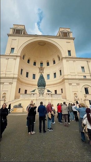 Touring Vatican City: Vatican Museums & St. Peter’s Basilica | Rome Travel Vlog