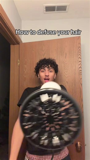 Curly Hair Defusing Tutorial for Textured Styles